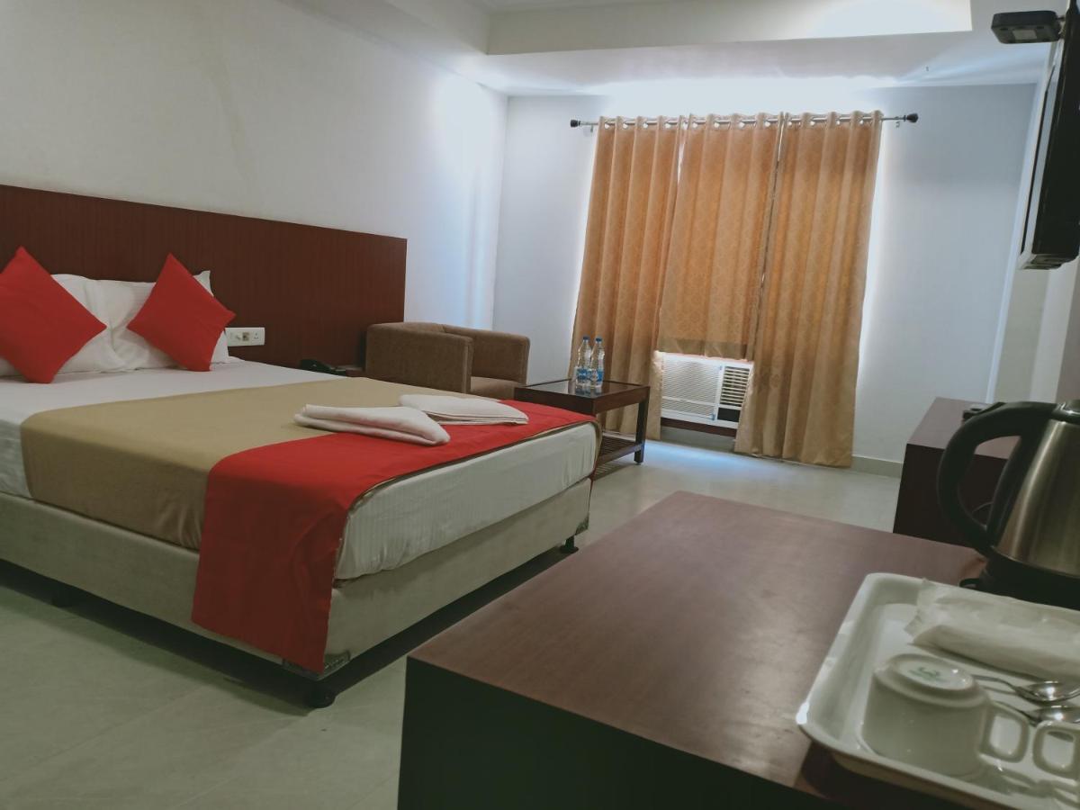 Hotel Janaki Pride Puri Exterior photo