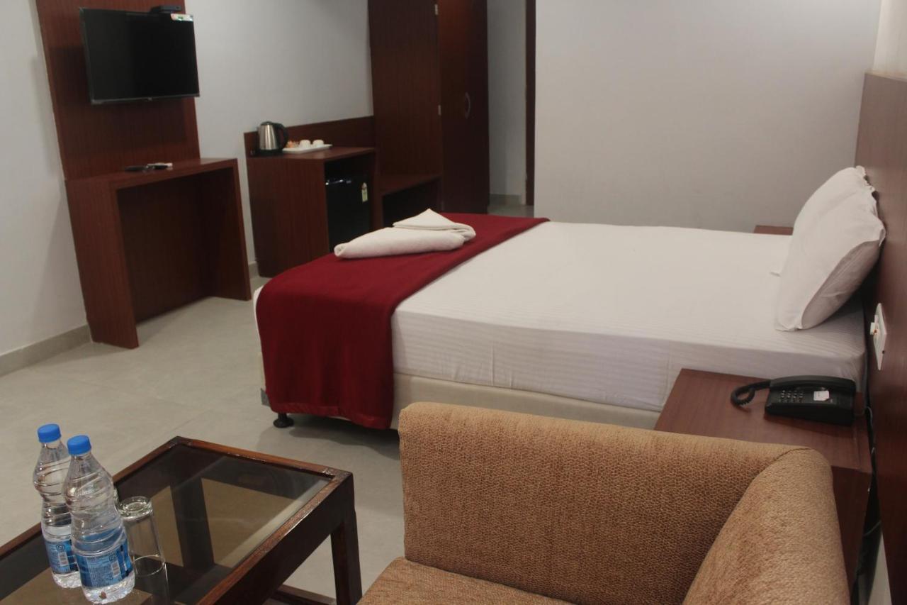 Hotel Janaki Pride Puri Exterior photo